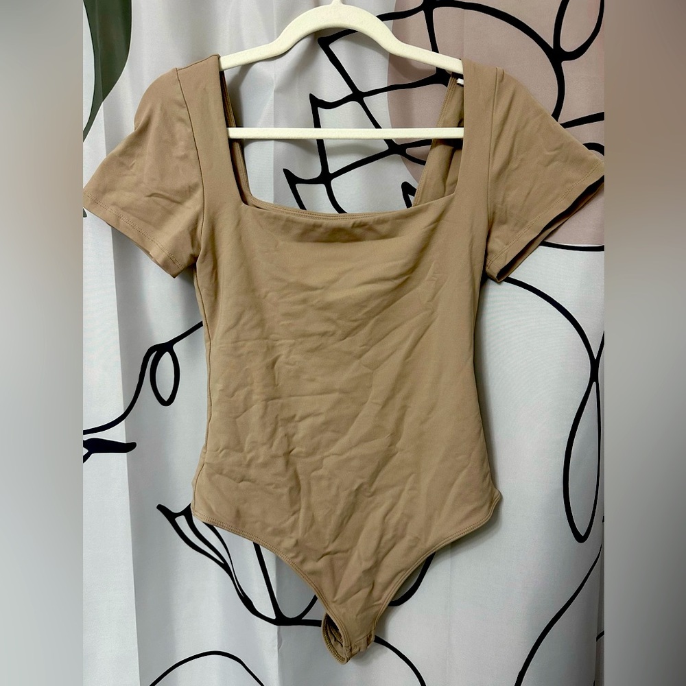 BNWOT Babaton Contour Squareneck Bodysuit